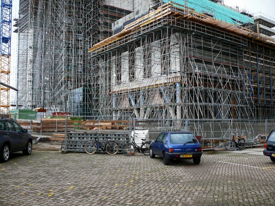 Obra en Ejecución — Edificio Comercial